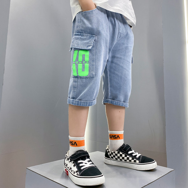 Laste lühikesed värvitrükiga ja taskutega teksad