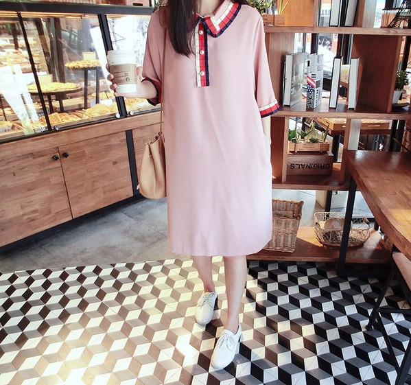 Naiste kleidi sirge tavaline mudel nööpidega rasedatele