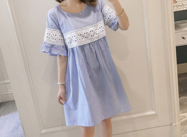 Актуална дамска рокля с връзки за бременни жени