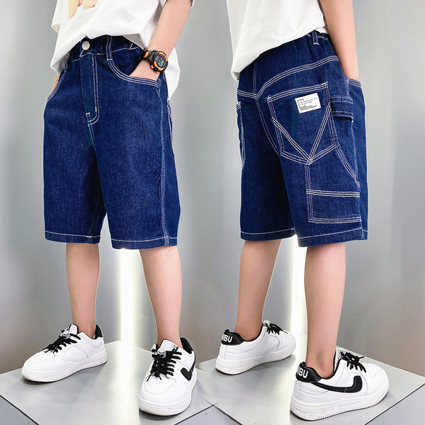 Moodsad taskute ja nööbiga lasteteksad