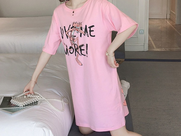 Női ruha egyenes modell felirattal terhes nők számára