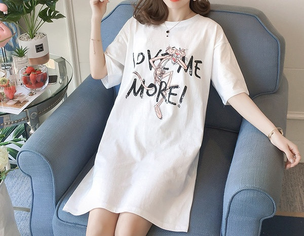 Női ruha egyenes modell felirattal terhes nők számára