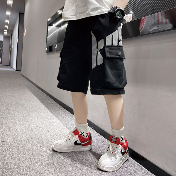 Gyermek rövidnadrág szürke és fekete zsebekkel