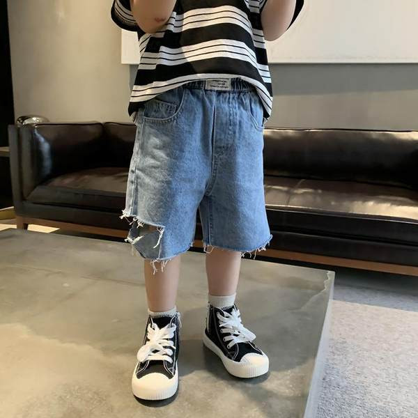 Széles farmer szakadt hatással