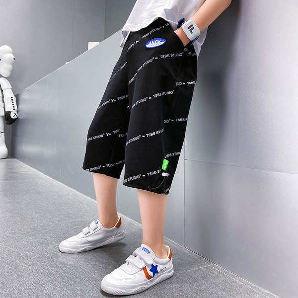 Gyerek pamut rövidnadrág zsebekkel és nyakkendőkkel