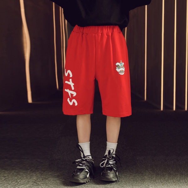 Gyermek rövidnadrág színes rátéttel és felirattal