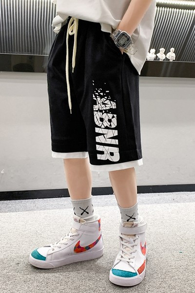 Детски къси панталони с връзки и надпис 