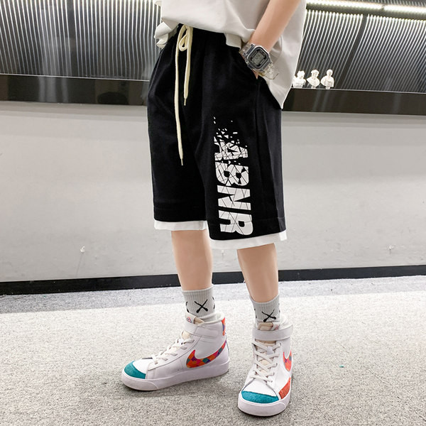 Детски къси панталони с връзки и надпис 