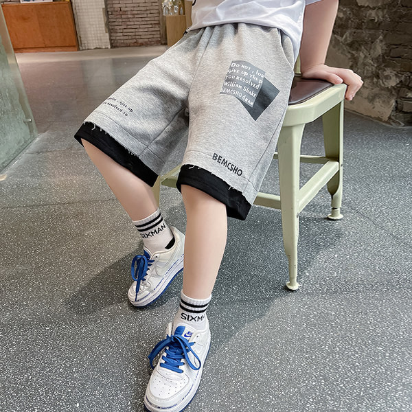 Къси детски панталони с надписи 