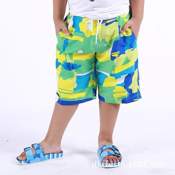 Цветни детски шорти за момчета, подходящи за плаж