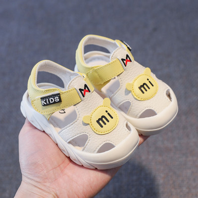 Бебешки сандали с велкро лепенка и 3D елемент