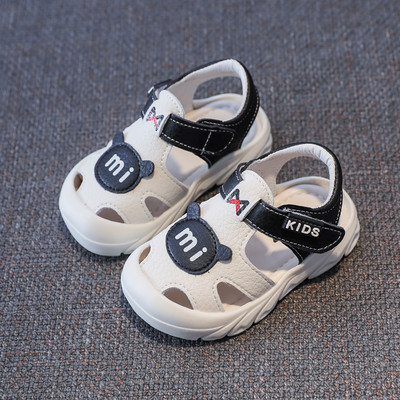 Бебешки сандали с велкро лепенка и 3D елемент