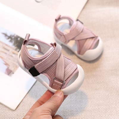 Бебешки летни обувки за момичета с лепенки 