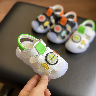 Кожени бебешки сандали с мека подметка и велкро закопчаване