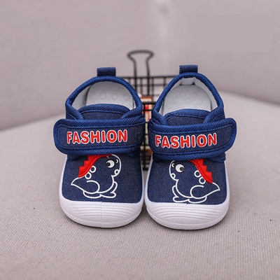 Бебешки обувки с велкро закопчаване и 3D апликации