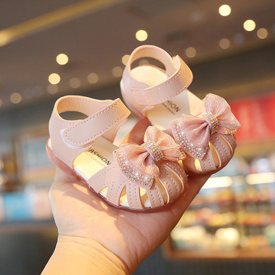 Нов модел бебешки сандали с панделка и камъни