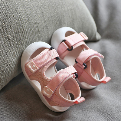 Beebi vabaaja kinnised rihmadega sandaalid