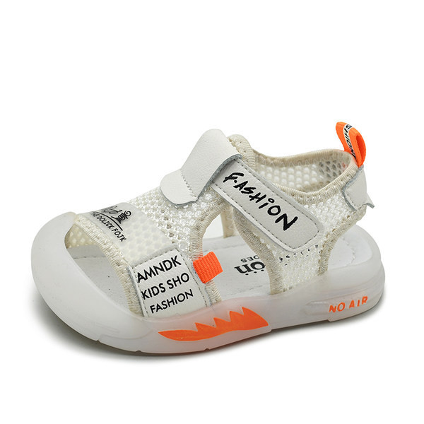 Beebi võrksandaalid takjakinnituse ja pealdisega