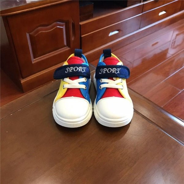 Beebi kingad takjakinnituse ja paeltega