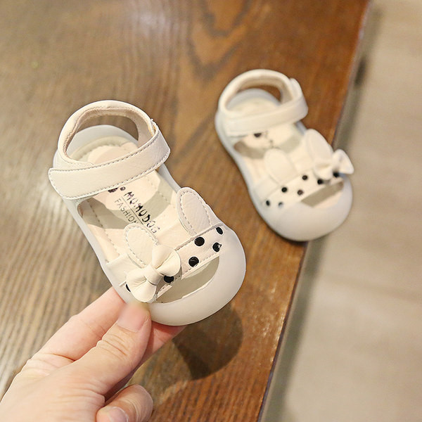 Детски ежедневни сандали с 3D елемент 