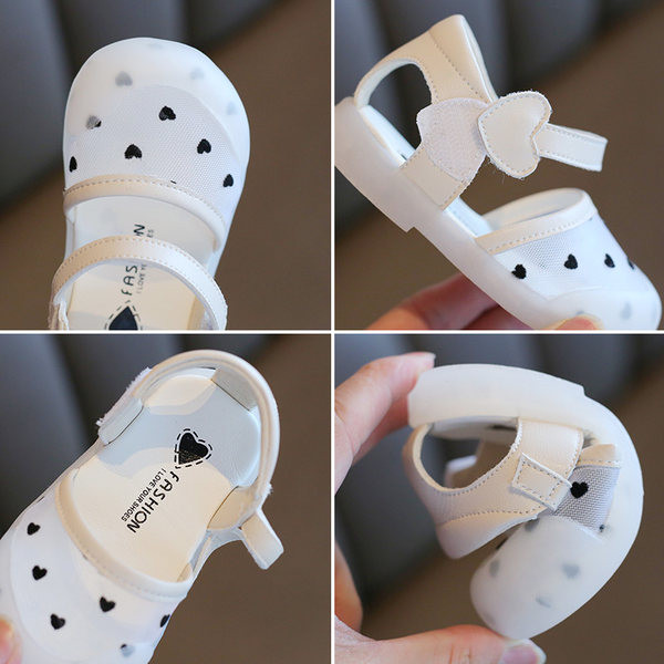 Takjapaelaga beebisandaalid tüdrukutele