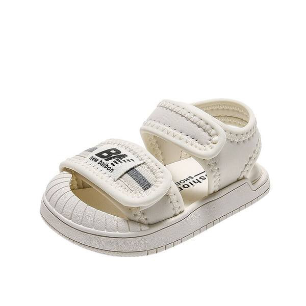 Бебешки сандали с лепенки и равна подметка за момичета