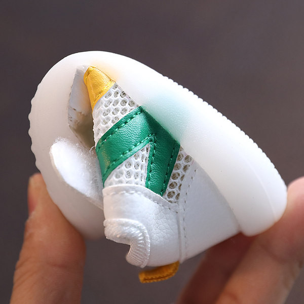 Takjapaelte ja paeltega beebikingad - valged