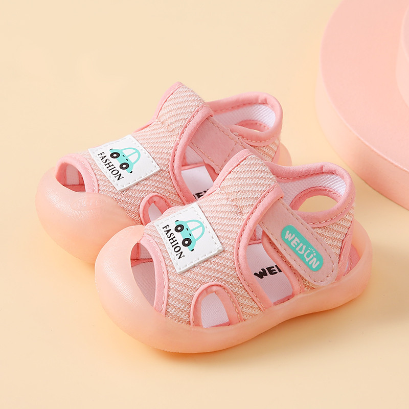 Beebi tekstiilist takjapaelaga sandaalid