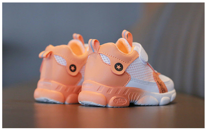 Võrgusilma ja kleebistega beebitossud - kaks mudelit