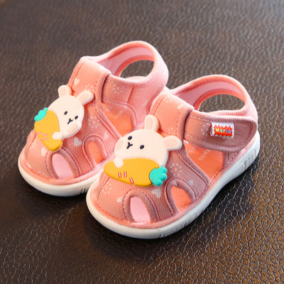 Бебешки обувки с лепенки и равна подметка и 3D елемент