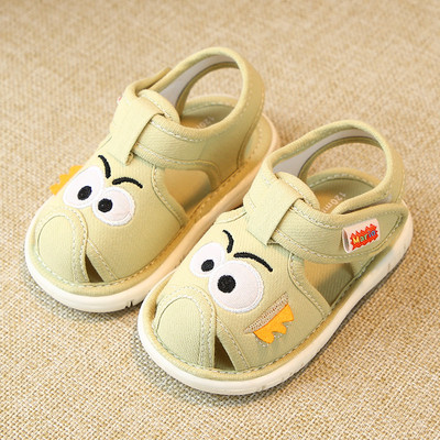 Бебешки обувки с лепенки и равна подметка и 3D елемент