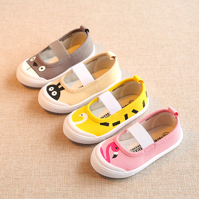 Бебешки ежедневни обувки с апликация в различни цветове