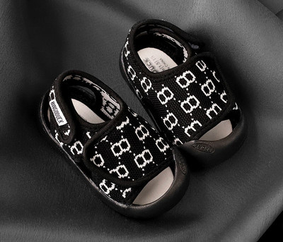 Παιδικά σανδάλια με  στερέωση velcro