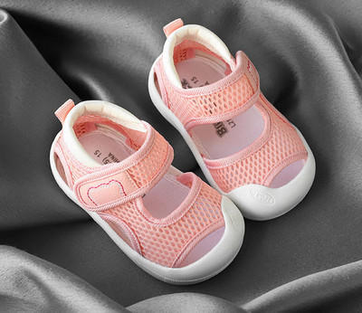Παιδικά σανδάλια με  στερέωση velcro