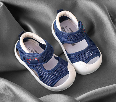 Παιδικά σανδάλια με  στερέωση velcro