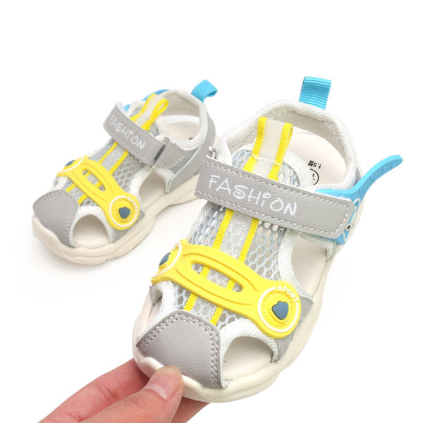 Кожени бебешки сандали с лепенки и мека подметка