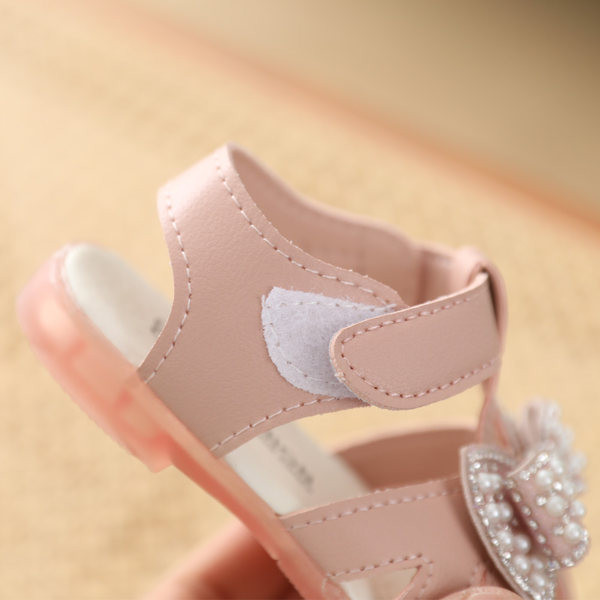 Παιδικά σανδάλια με κορδέλα και πέρλες