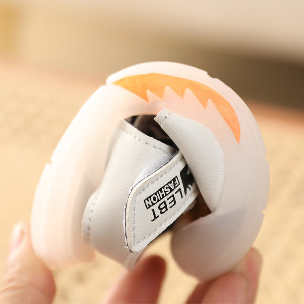 Aplikatsiooniga ökonahast beebisandaalid