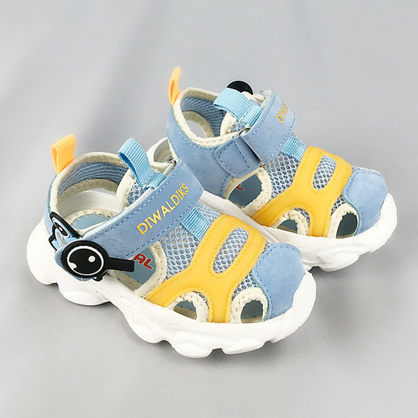 Suvesandaalid öko seemisnahast tüüpi tossudest