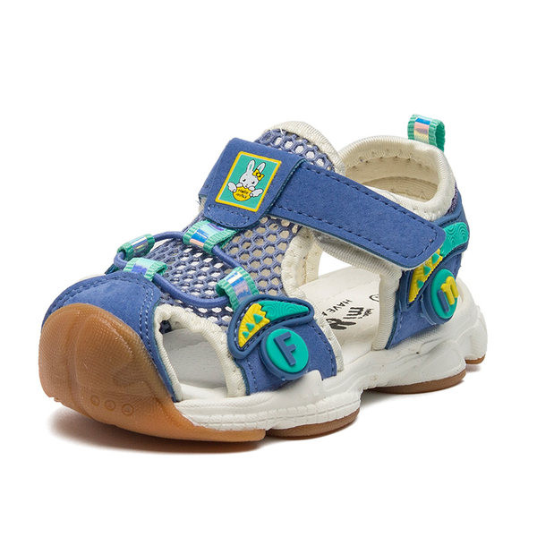 Võrgusilma ja takjapaelaga beebisandaalid