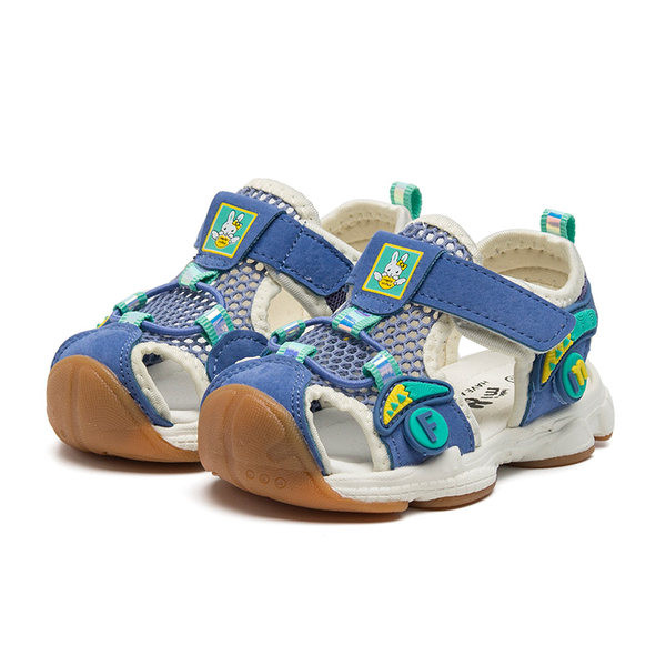 Võrgusilma ja takjapaelaga beebisandaalid