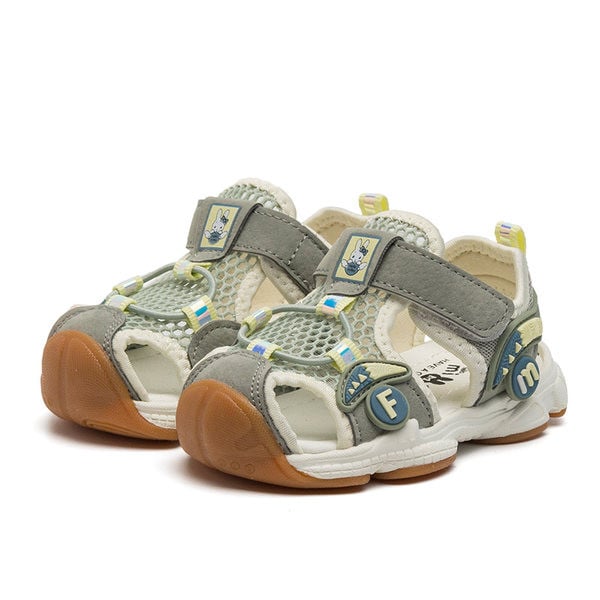 Võrgusilma ja takjapaelaga beebisandaalid