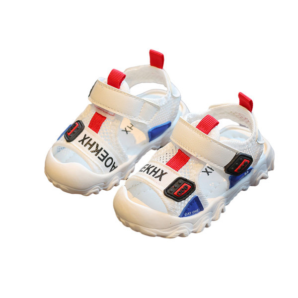 Nahast beebi sandaalid plaastri ja võrguga