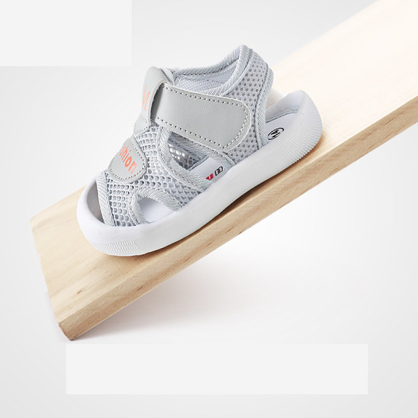 Siltide ja takjapaelaga võrkkangast beebisandaalid