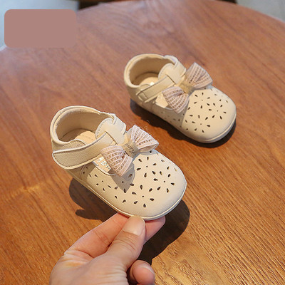 Beebi helendavad takjakinnitusega sandaalid tüdrukutele