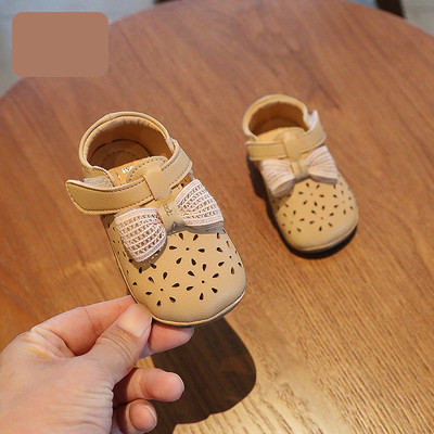 Beebi helendavad takjakinnitusega sandaalid tüdrukutele