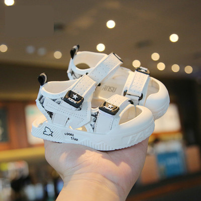 Takjakinnitusega beebisuvised sandaalid poistele