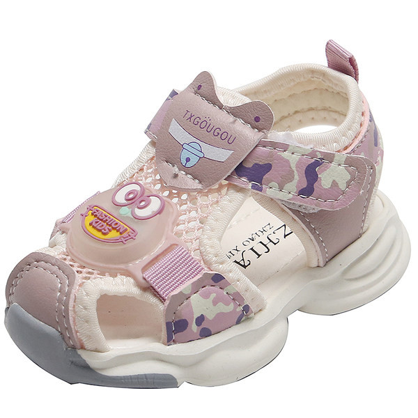 Kahes värvitoonis helendavad takjapaelaga sandaalid