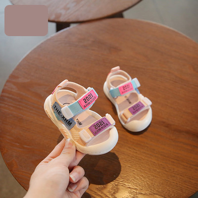 Beebi sandaalid kirja ja lameda tallaga