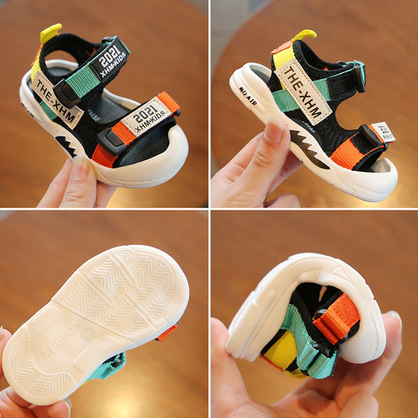 Beebi sandaalid kirja ja lameda tallaga